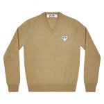 PLAY V Neck Pullover White Heart Natural Series (Camel)